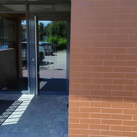 Self Check-in Marcelin Lotnisko Lawica Szpitale Uczelnie Lägenhet